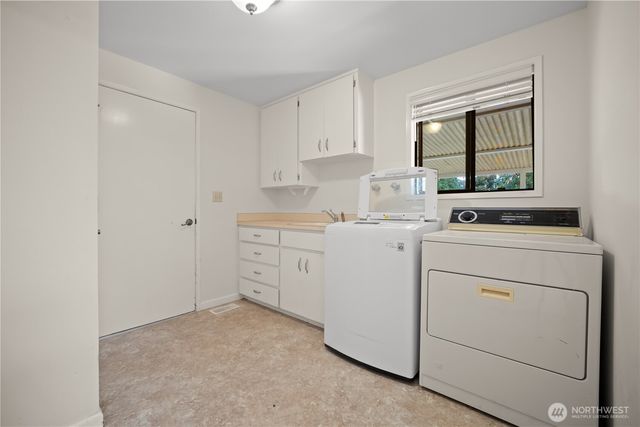 1781 NE 11th Avenue, Oak Harbor, WA 98277