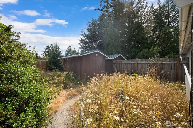 1781 NE 11th Avenue, Oak Harbor, WA 98277