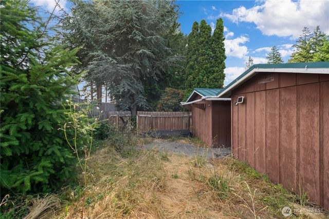 1781 NE 11th Avenue, Oak Harbor, WA 98277