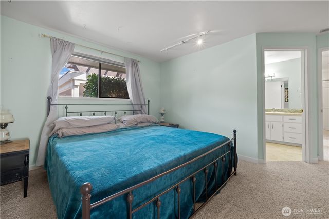 1781 NE 11th Avenue, Oak Harbor, WA 98277