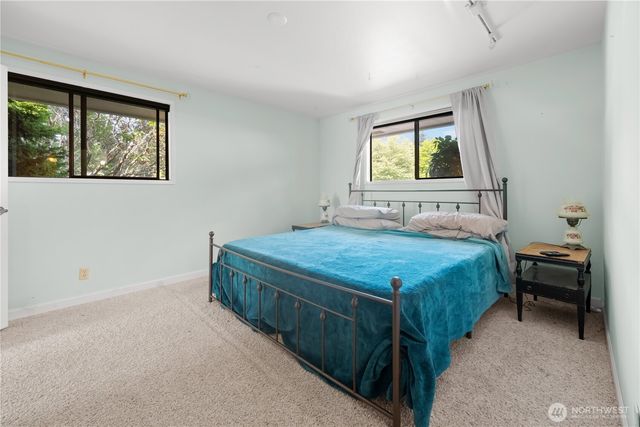 1781 NE 11th Avenue, Oak Harbor, WA 98277