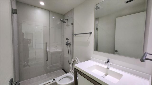 2000 Metropica Way 1501, Sunrise, FL 33323