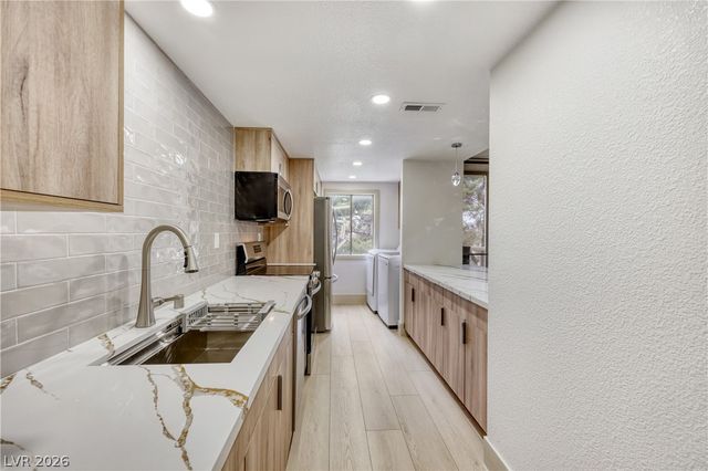 750 South Royal Crest Circle 344, Las Vegas, NV 89169