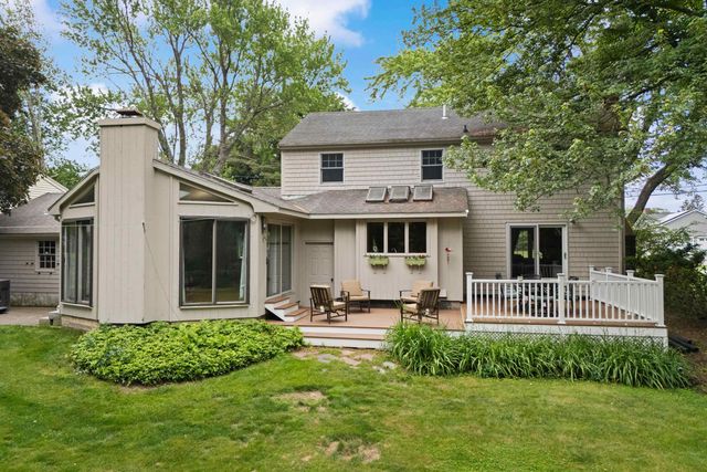 13 William Circle, Stratham, NH 03885