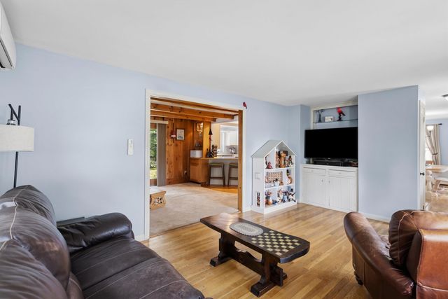 13 William Circle, Stratham, NH 03885