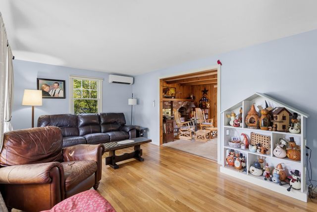 13 William Circle, Stratham, NH 03885