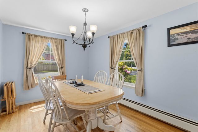13 William Circle, Stratham, NH 03885