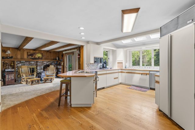 13 William Circle, Stratham, NH 03885