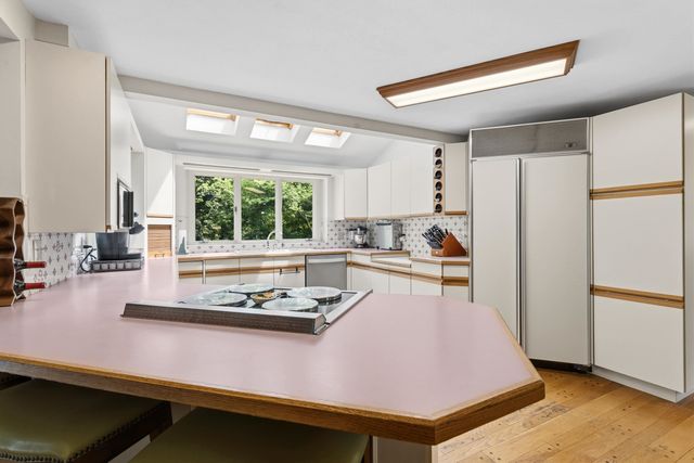 13 William Circle, Stratham, NH 03885