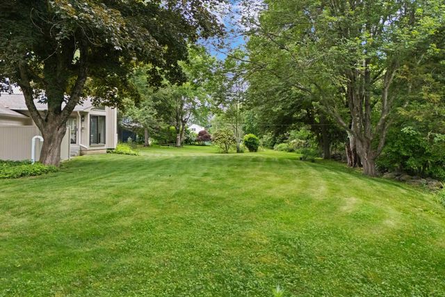13 William Circle, Stratham, NH 03885