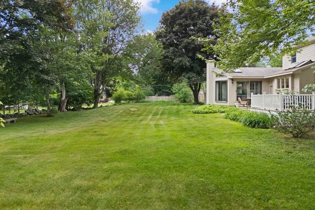 13 William Circle, Stratham, NH 03885