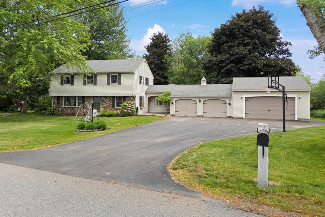 13 William Circle, Stratham, NH 03885