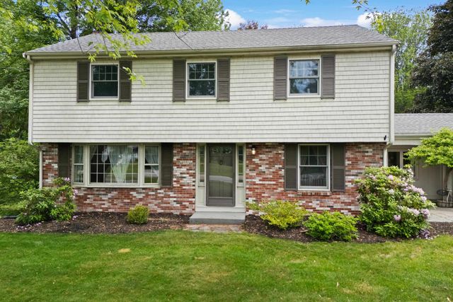 13 William Circle, Stratham, NH 03885