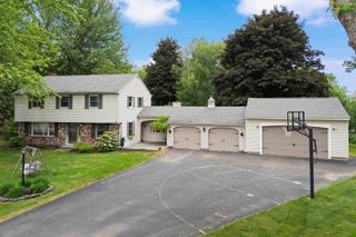 13 William Circle, Stratham, NH 03885