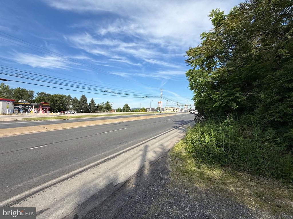 6621 W PERKIOMEN AVE, Birdsboro, PA 19508