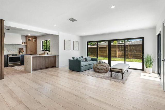 115 Bonnie Briar Lane, Delray Beach, FL 33444