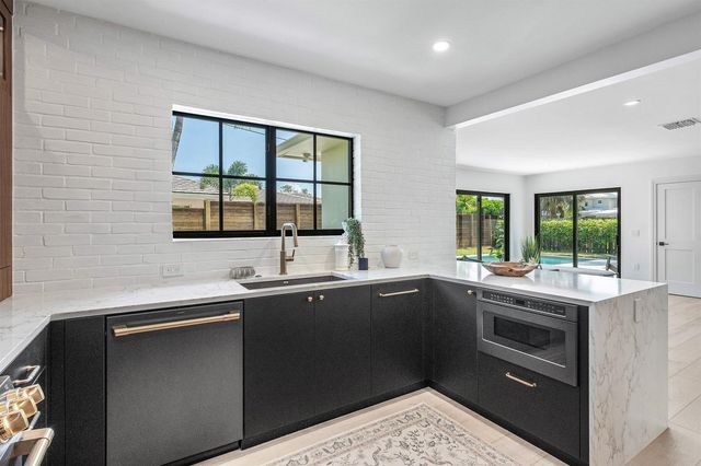 115 Bonnie Briar Lane, Delray Beach, FL 33444
