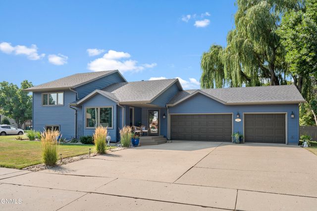 1829 San Diego Drive, Bismarck, ND 58504 property photo