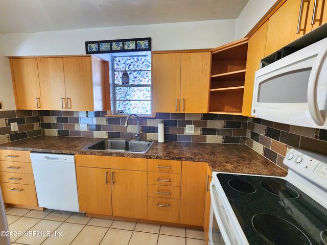 1716 EL CAMINO Road 1, Jacksonville, FL 32216