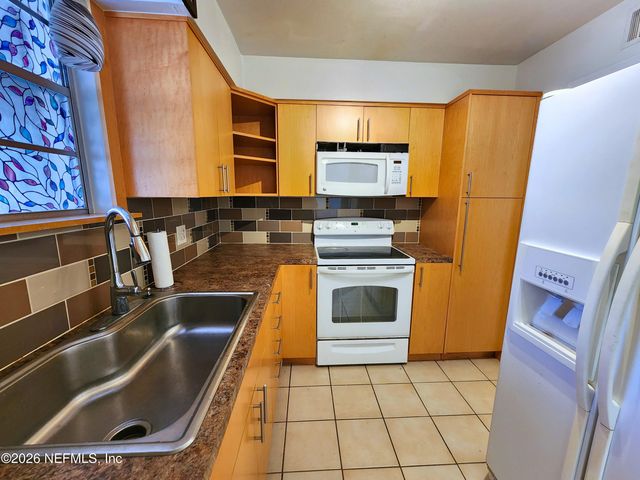 1716 EL CAMINO Road 1, Jacksonville, FL 32216