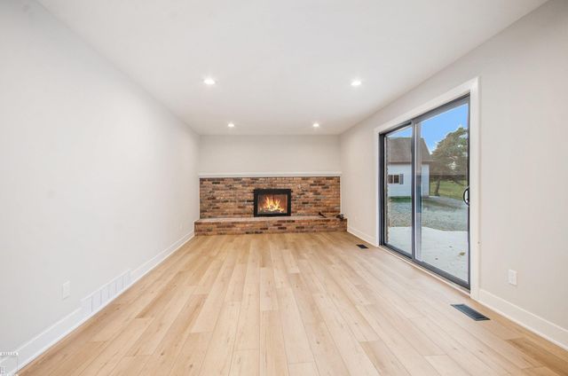 65589 Mound Road, Washington Twp, MI 48095