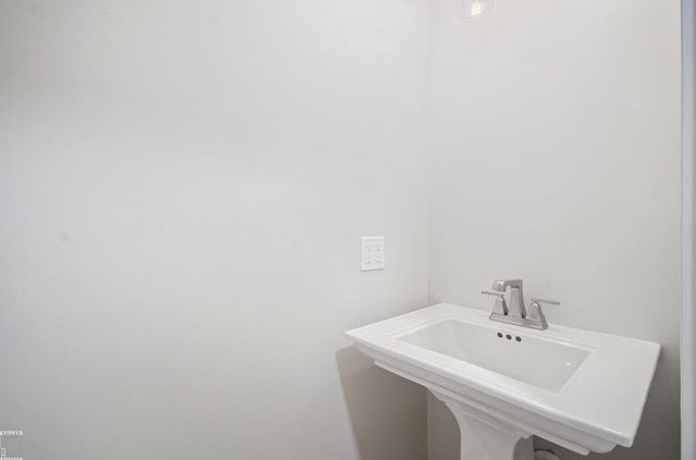 65589 Mound Road, Washington Twp, MI 48095