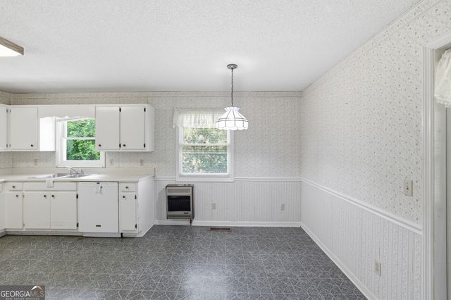 592 Potomac Drive, Tiger, GA 30576
