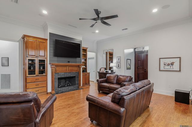 13247 Cypress Swamp Dr, Geismar, LA 70734