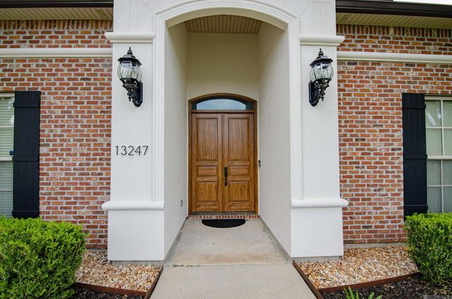 13247 Cypress Swamp Dr, Geismar, LA 70734