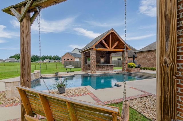 13247 Cypress Swamp Dr, Geismar, LA 70734