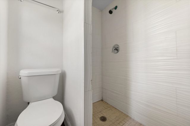 508 Lois Circle, Granbury, TX 76049