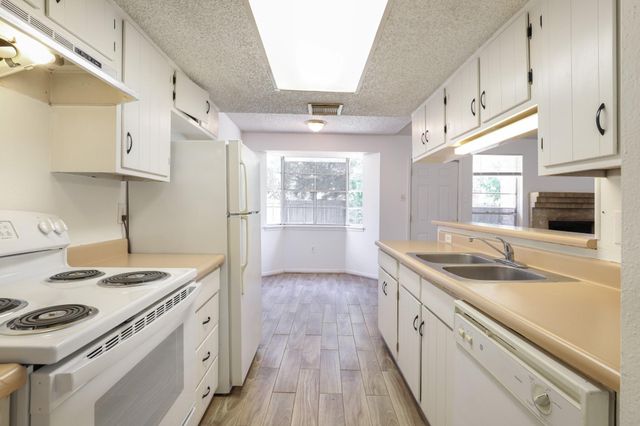 2106 Westlake Way, Houston, TX 77084