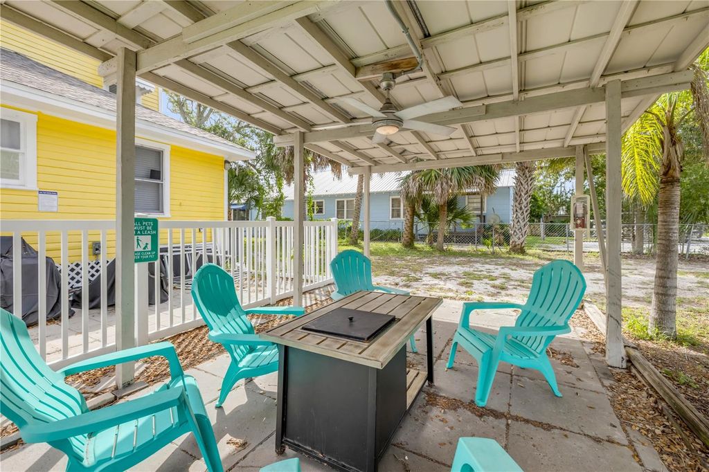 Image 11 of property listing at 200 LIVE OAK STREET, New Smyrna Beach, FL 32168