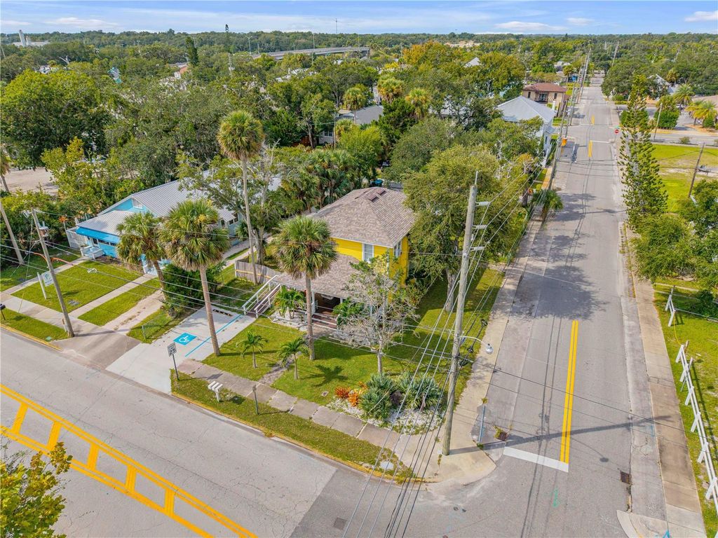 Image 12 of property listing at 200 LIVE OAK STREET, New Smyrna Beach, FL 32168