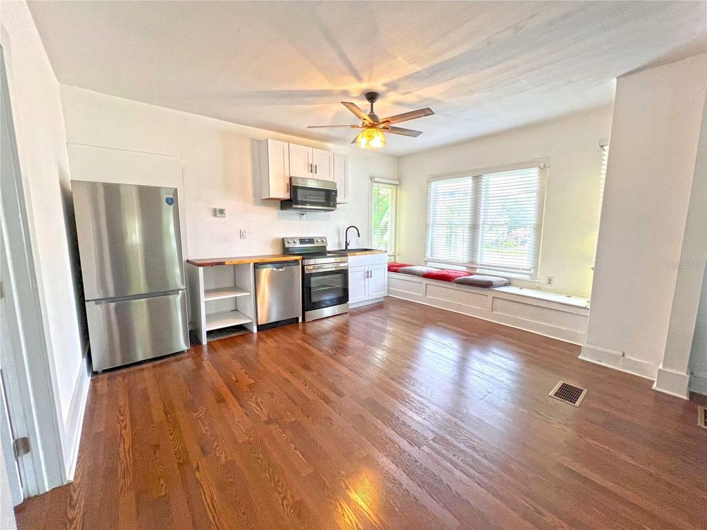 Image 15 of property listing at 200 LIVE OAK STREET, New Smyrna Beach, FL 32168