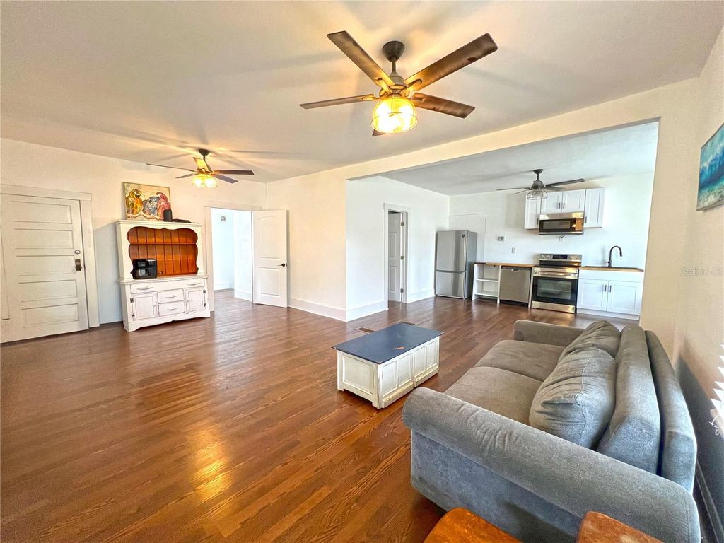Image 16 of property listing at 200 LIVE OAK STREET, New Smyrna Beach, FL 32168