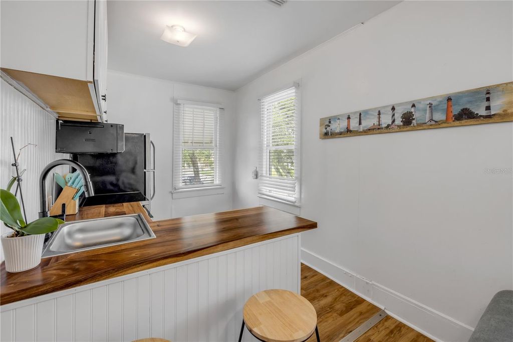 Image 34 of property listing at 200 LIVE OAK STREET, New Smyrna Beach, FL 32168