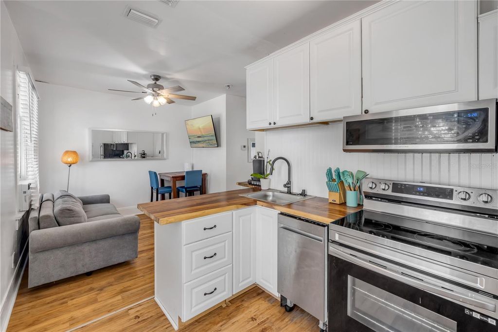 Image 37 of property listing at 200 LIVE OAK STREET, New Smyrna Beach, FL 32168