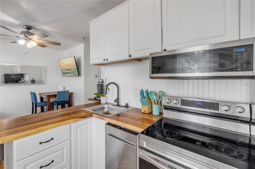 Image 38 of property listing at 200 LIVE OAK STREET, New Smyrna Beach, FL 32168