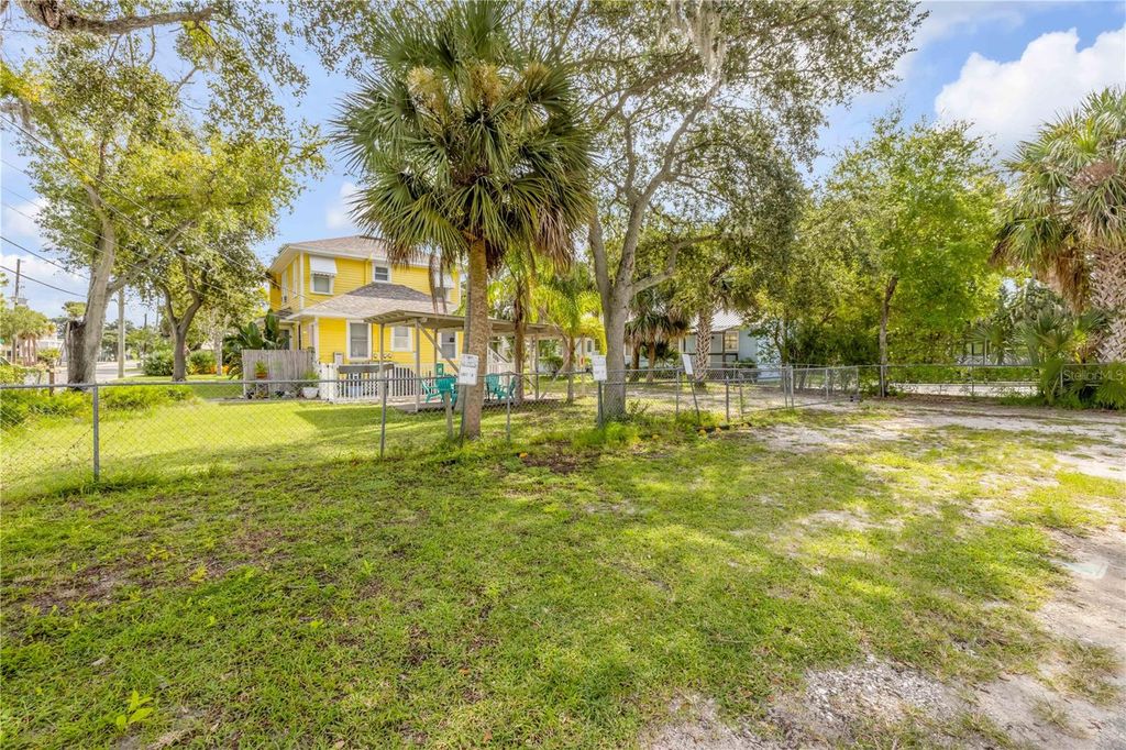 Image 67 of property listing at 200 LIVE OAK STREET, New Smyrna Beach, FL 32168