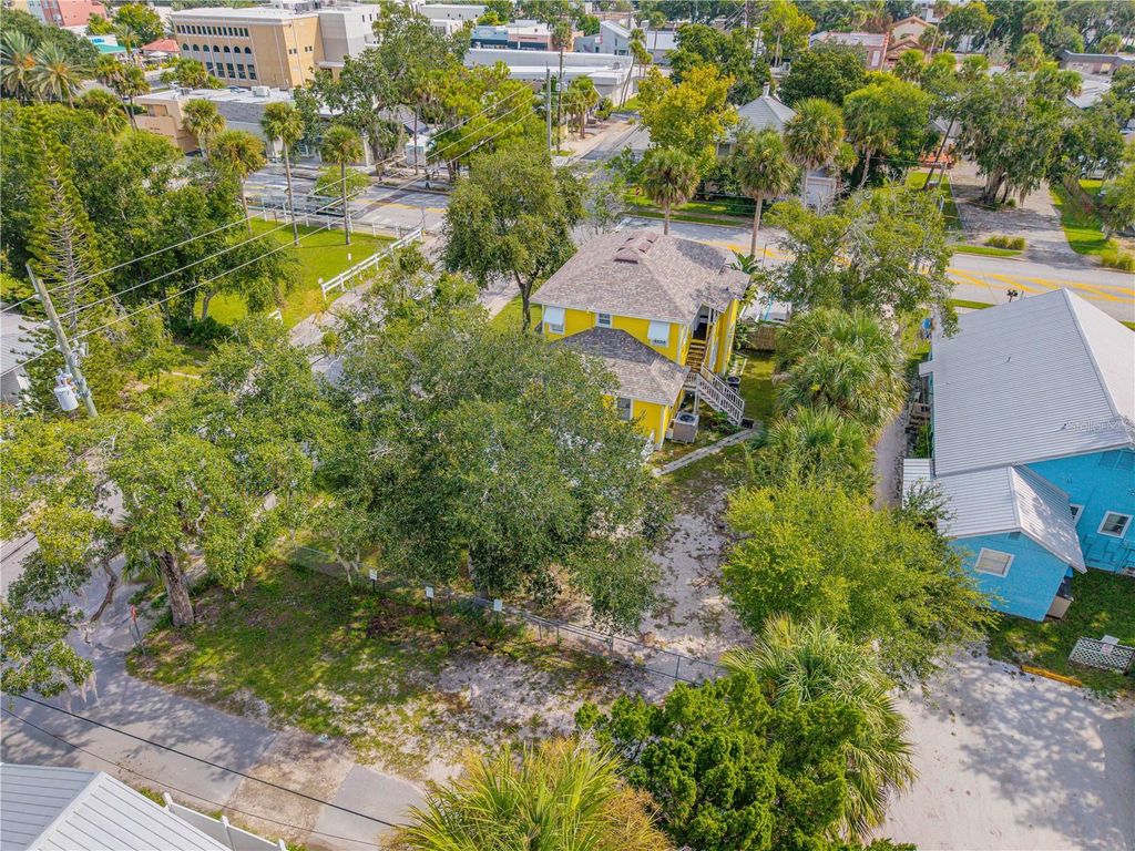 Image 86 of property listing at 200 LIVE OAK STREET, New Smyrna Beach, FL 32168