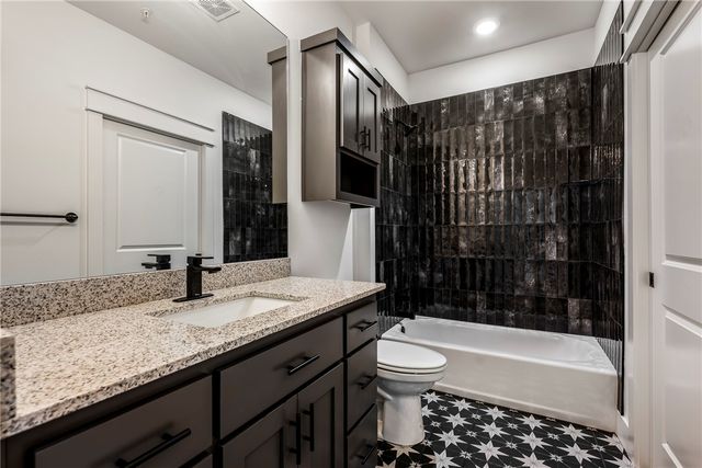 1610 S 17th Place, Rogers, AR 72758