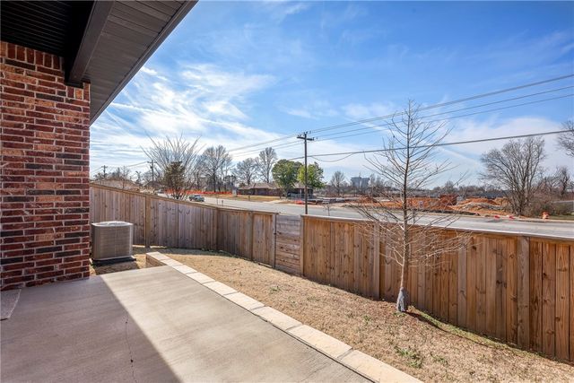 1610 S 17th Place, Rogers, AR 72758