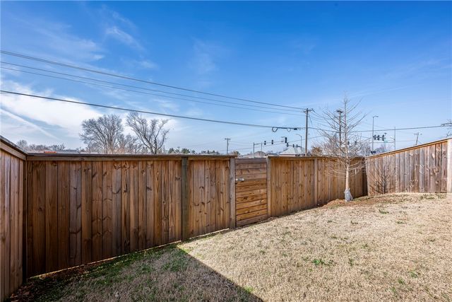 1610 S 17th Place, Rogers, AR 72758