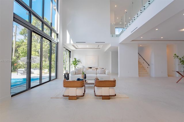 9840 SW 73rd Ct, Pinecrest, FL 33156