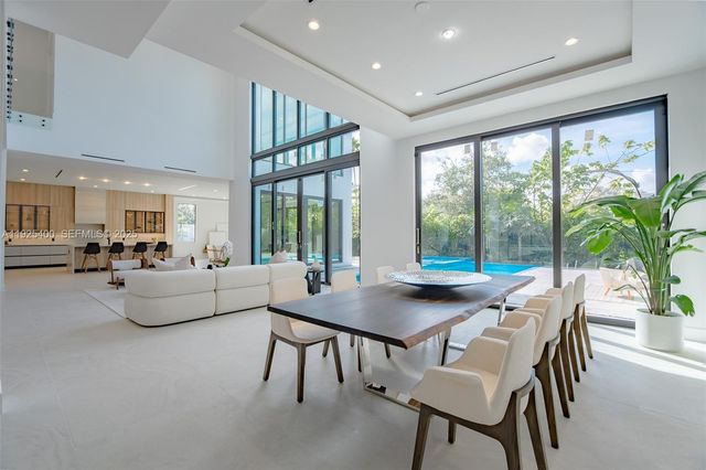 9840 SW 73rd Ct, Pinecrest, FL 33156