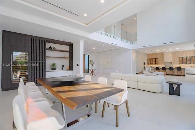 9840 SW 73rd Ct, Pinecrest, FL 33156