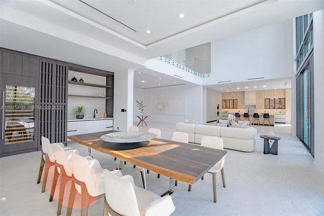 9840 SW 73rd Ct, Pinecrest, FL 33156