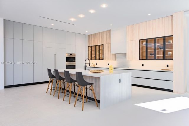 9840 SW 73rd Ct, Pinecrest, FL 33156