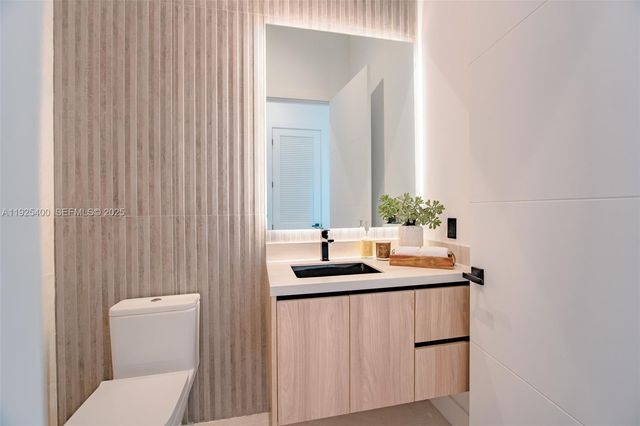 9840 SW 73rd Ct, Pinecrest, FL 33156